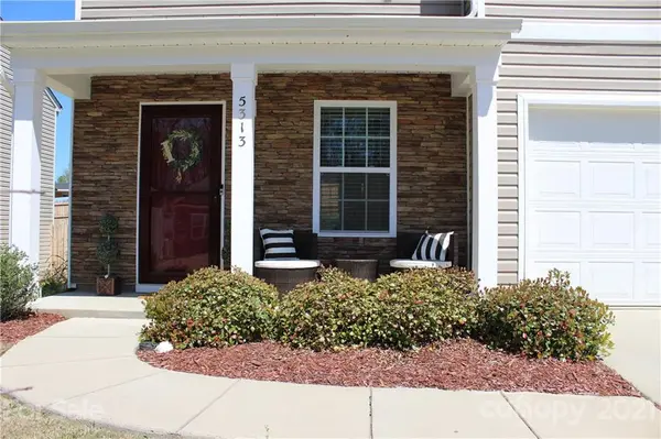 5313 Park Brook DR, Charlotte, NC 28269