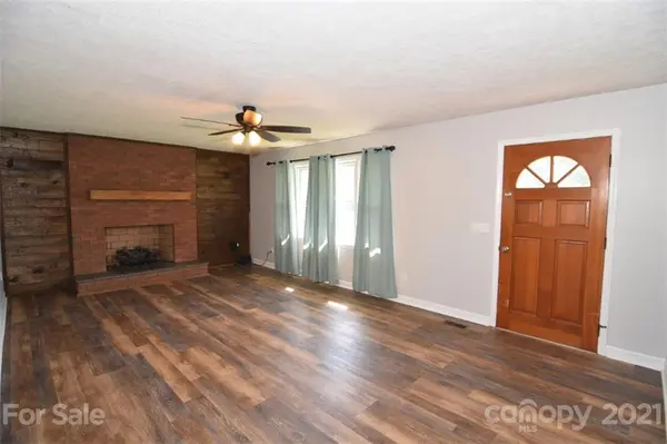 19 Grandview ST, Granite Falls, NC 28630