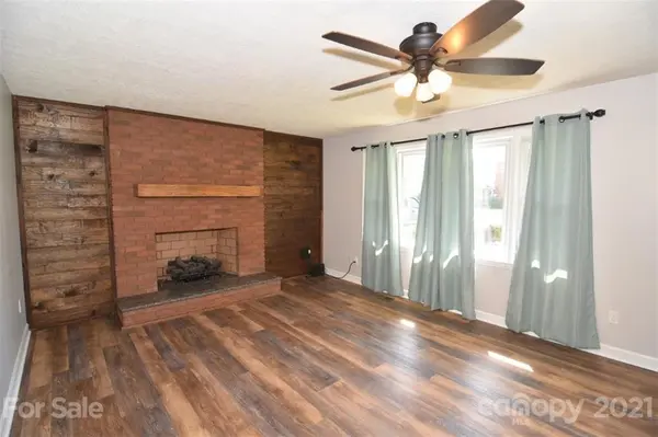 19 Grandview ST, Granite Falls, NC 28630