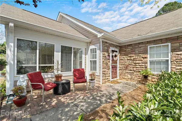 6840 Ledgestone PL, Charlotte, NC 28227
