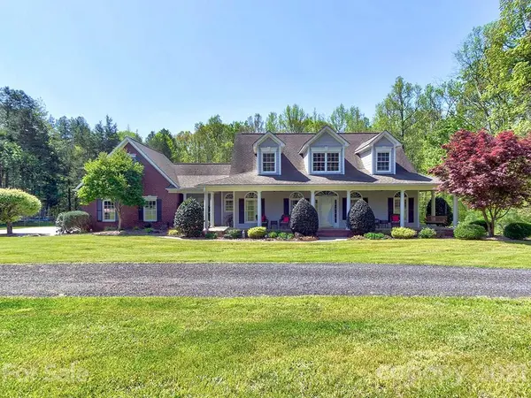 9745 Harvest LN, Davidson, NC 28036