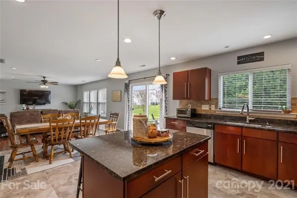 10726 Whithorn WAY, Charlotte, NC 28278