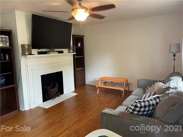 622 Loray Farm RD, Dallas, NC 28034