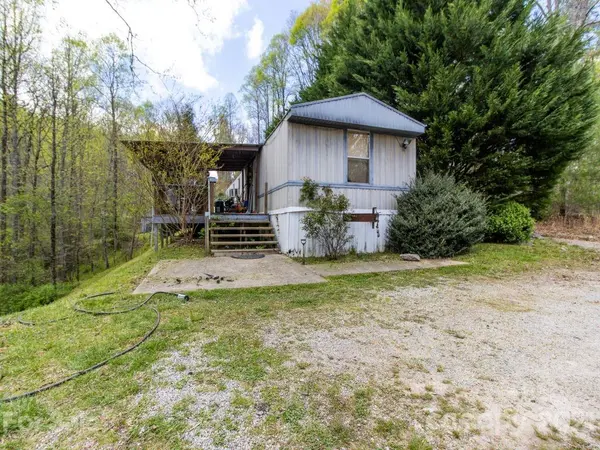 160 Pine River RD, Dana, NC 28731