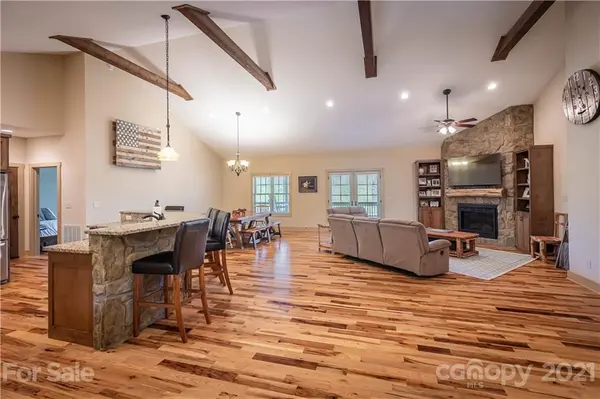 155 Bear Cliff CIR, Nebo, NC 28761