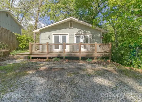 77 Blake DR, Arden, NC 28704