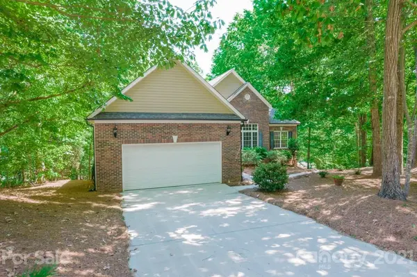 165 Trollingwood LN, Mooresville, NC 28117