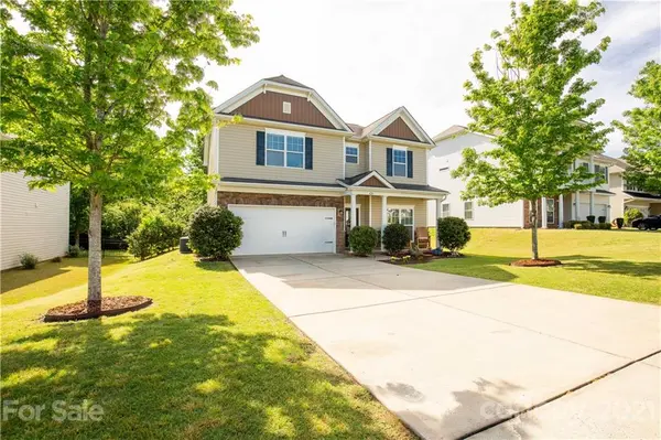420 Castlebury CT, Lake Wylie, SC 29710