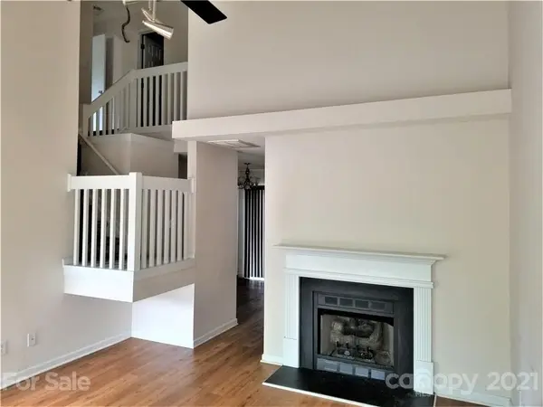 1891 Forest Side LN, Charlotte, NC 28213