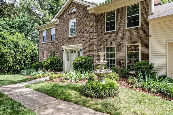 10722 Fairway Ridge RD, Charlotte, NC 28277