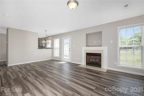 1149 Triece LN, Charlotte, NC 28215