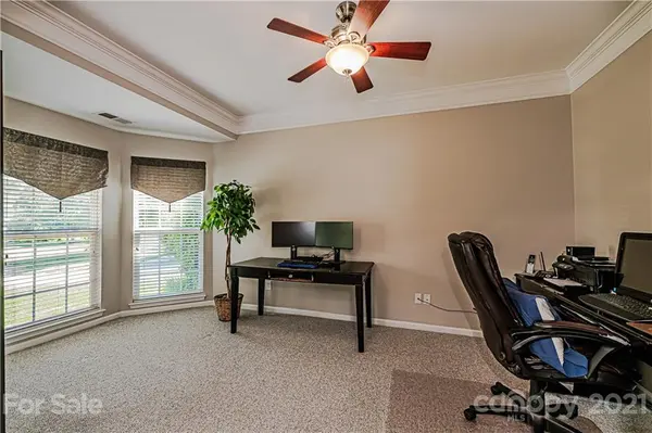 10413 Summercrest CT, Charlotte, NC 28269