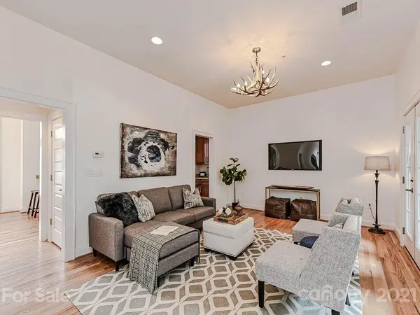 2240 Lyndhurst AVE, Charlotte, NC 28203