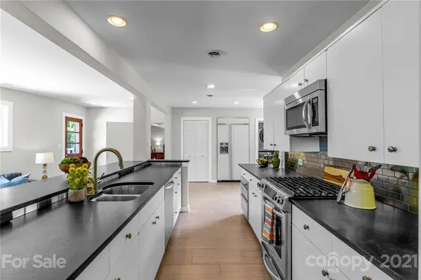 8 Oak RD, Salisbury, NC 28144