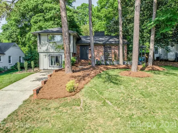 4314 Waterbury DR, Charlotte, NC 28209