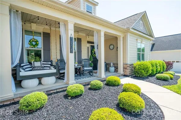 1035 Brookdale LN, Stanley, NC 28164