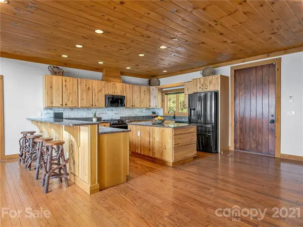 630 Flat Top Mountain RD, Fairview, NC 28730