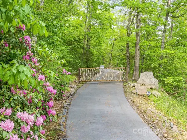 630 Flat Top Mountain RD, Fairview, NC 28730