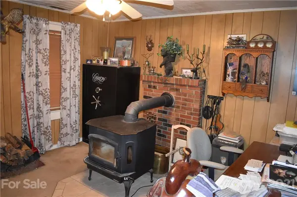 1081 Goose Creek RD, Marion, NC 28752