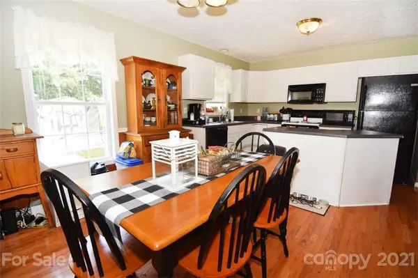 2107 Kyle CT SE, Conover, NC 28613