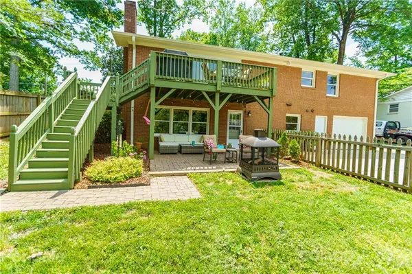 2053 Archdale DR, Charlotte, NC 28210