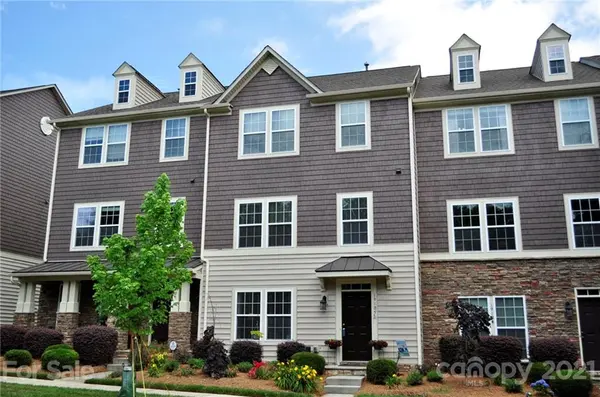 19105 Chandlers Landing DR, Cornelius, NC 28031