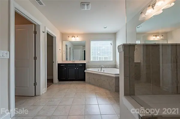 813 Pecan Tree LN, Fort Mill, SC 29715