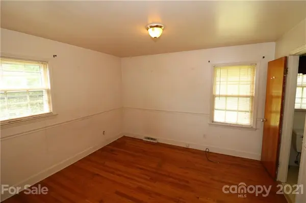 4456 Ridge Valley DR, Charlotte, NC 28208