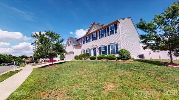 13104 Red Vulcan CT, Charlotte, NC 28213