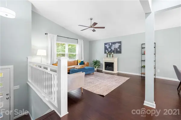 10000 Swan Lake LN, Charlotte, NC 28277