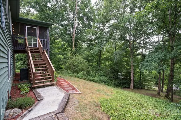 90 W Holly Ridge DR, Old Fort, NC 28762