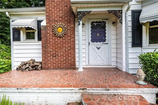702 Robinson Clemmer RD, Dallas, NC 28034