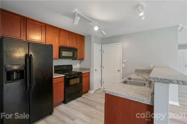 4645 Esmeralda DR, Charlotte, NC 28269