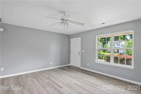 4645 Esmeralda DR, Charlotte, NC 28269