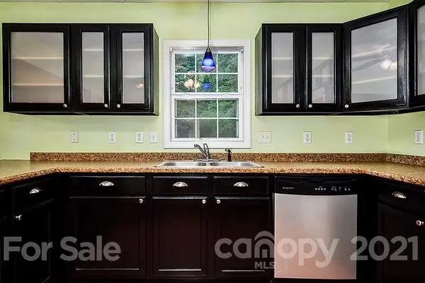 3889 Colt CT, Lenoir, NC 28645