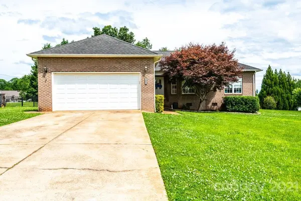 1467 Farmington Hills DR, Conover, NC 28613