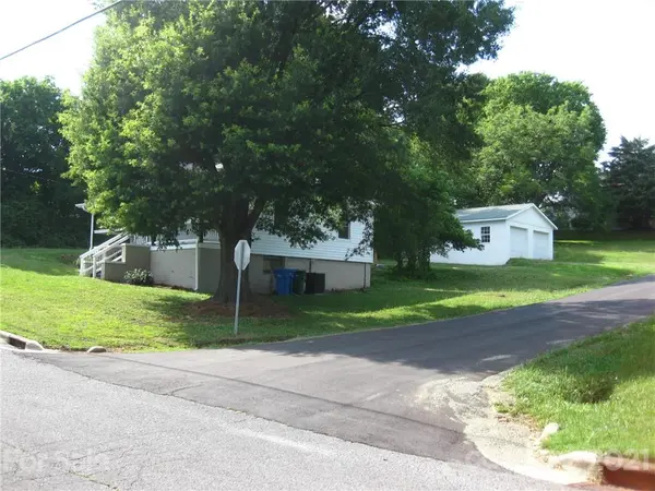 1206 Wiscassett ST, Albemarle, NC 28001