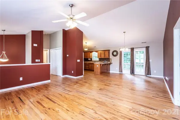 4064 Caitlins WAY, Hickory, NC 28602