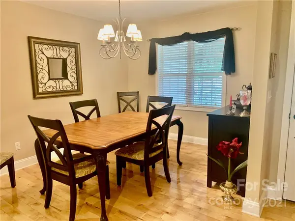 6 Kims CT, Fairview, NC 28730