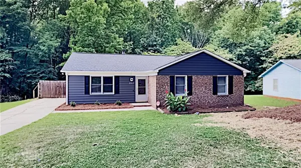 2019 Teddington DR, Charlotte, NC 28214