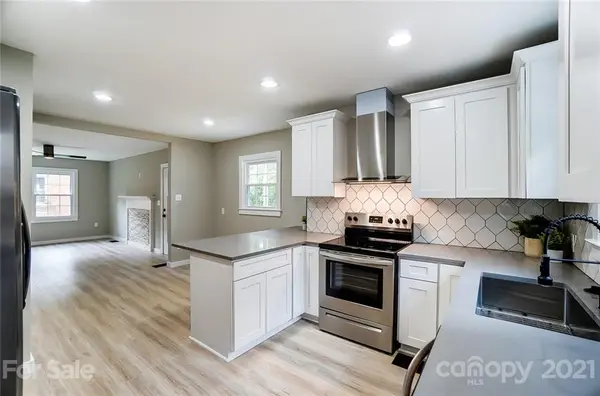 2305 Remount RD, Charlotte, NC 28208