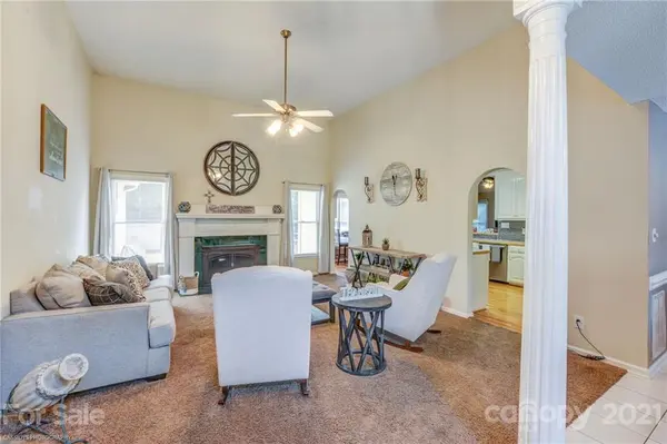 202 Woodridge DR, Belmont, NC 28012
