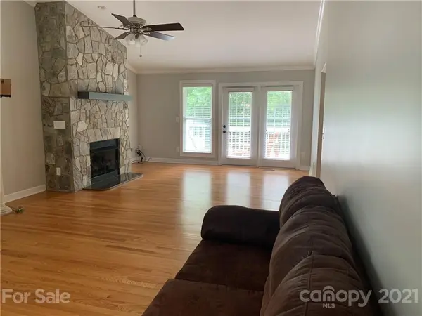 914 Rollingwood DR #7-8,P/6, Mount Holly, NC 28012