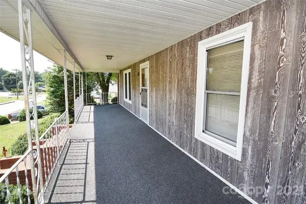 65 N Highland AVE, Granite Falls, NC 28630