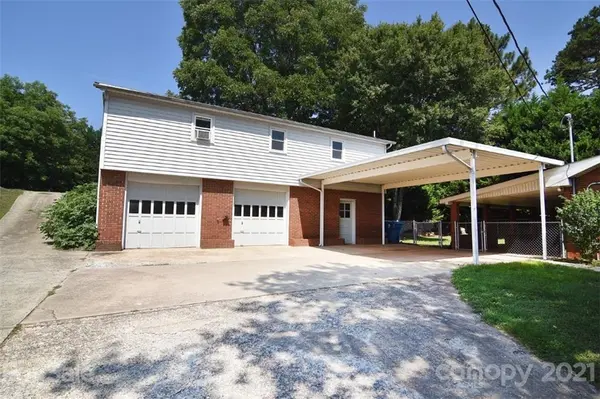 65 N Highland AVE, Granite Falls, NC 28630