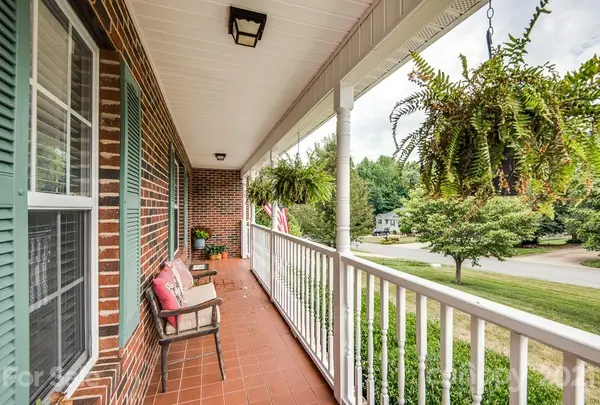 1095 Security ST, Newton, NC 28658