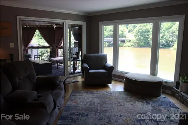 2200 6th ST NW #7, Hickory, NC 28601