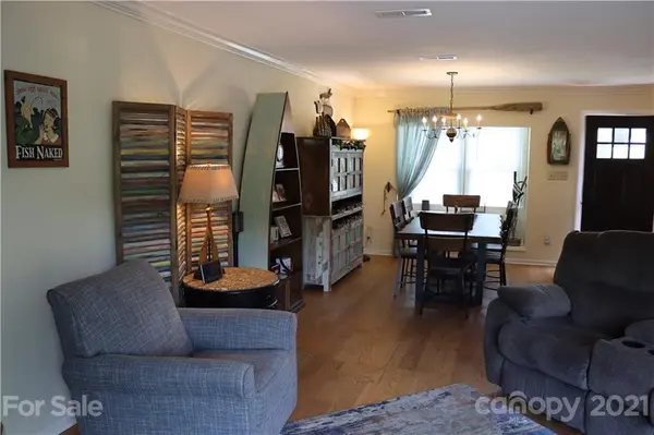 2200 6th ST NW #7, Hickory, NC 28601