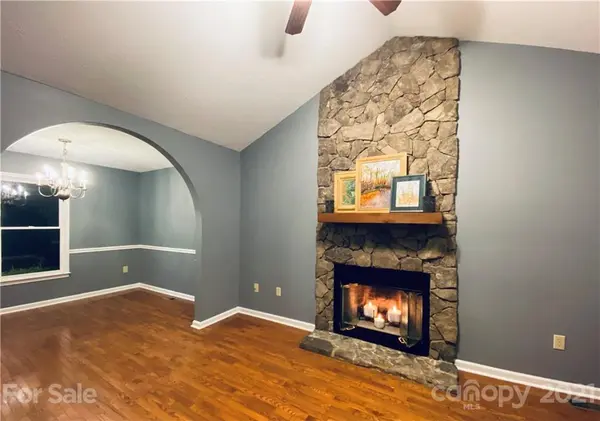 5338 Winding Oak DR, Hickory, NC 28602