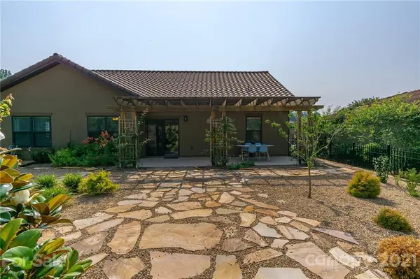 5 Pacifico DR, Asheville, NC 28806